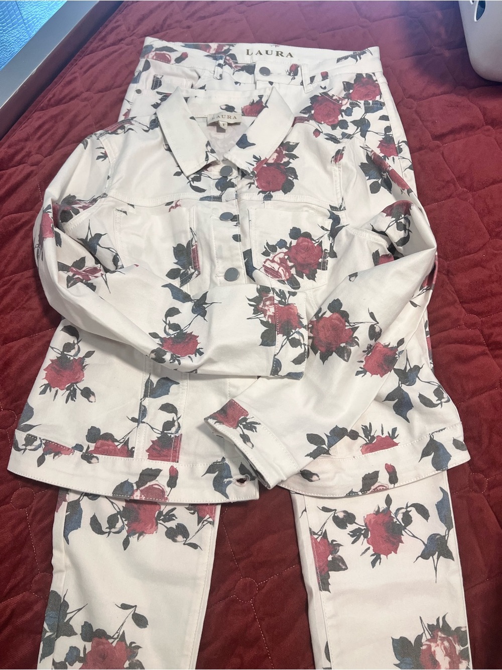 laura mercier White Floral Straight Leg Pants & Jacket Set